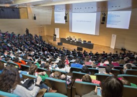 Prop de 1.000 alumnes de primària faran recerca amb el suport d’investigadors del programa RecerCaixa