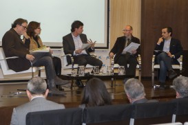 RecerCaixa debat sobre 'Joves i mercat laboral: estratègies per facilitar l’accés'